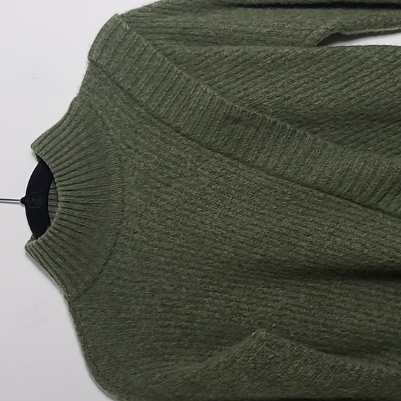 SAKS FIFTH AVENUE 100% Cashmere Wrap Hem Mock Neck Green Sweater Size Medium - Picture 5 of 16